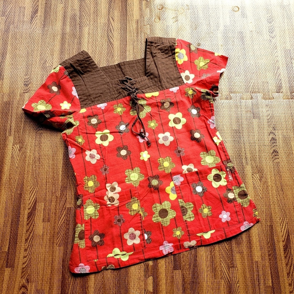 Xs KOI Scrub Top